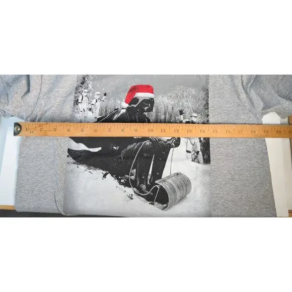 Star Wars Darth Vader Men’s Christmas T-Shirt~ M~Cotton-Poly Gray Sled Red Cap - Picture 7 of 8